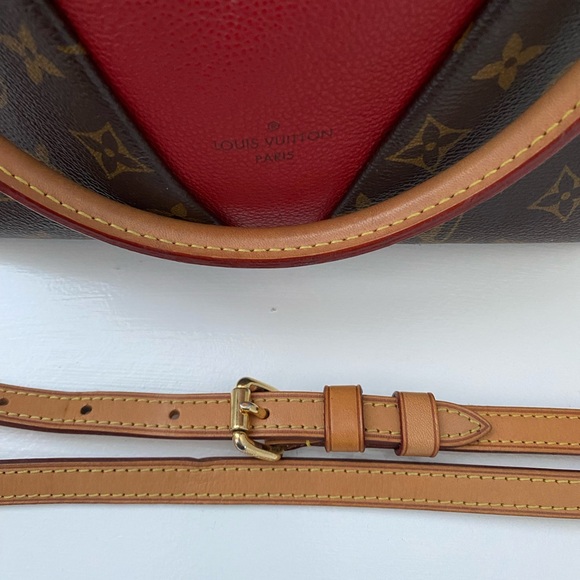 Authentic Louis Vuitton V Tote BB - Picture 12 of 14